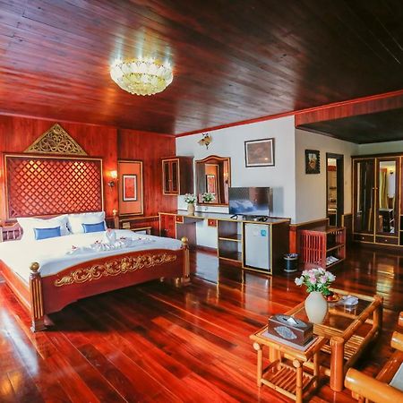 לואנג פרבאנג E-Outfitting Vang Thong Hotel מראה חיצוני תמונה
