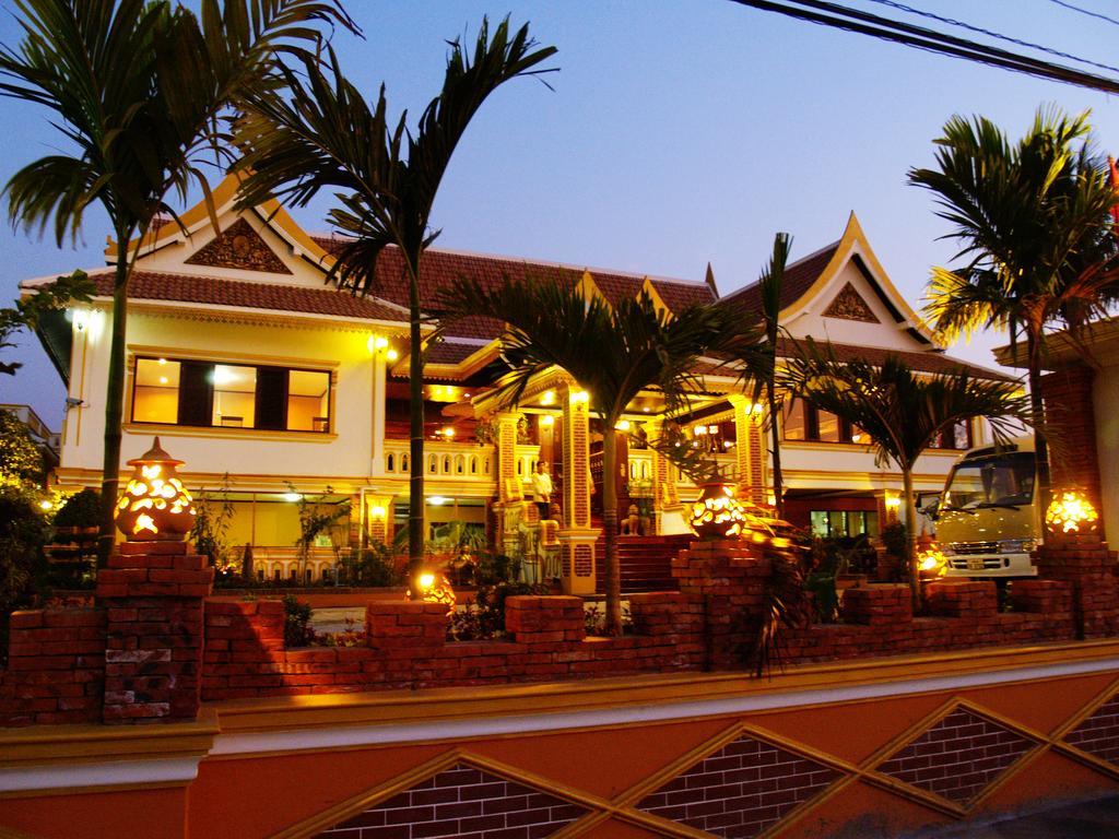 לואנג פרבאנג E-Outfitting Vang Thong Hotel מראה חיצוני תמונה
