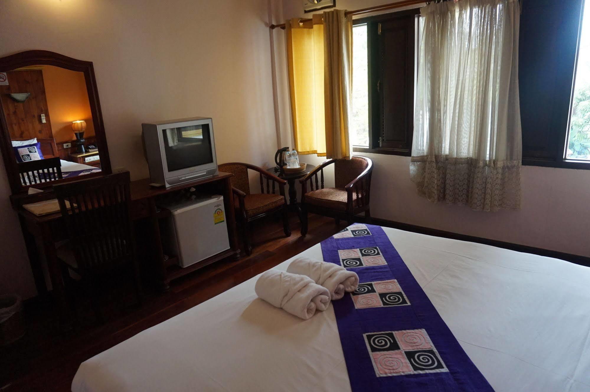 לואנג פרבאנג E-Outfitting Vang Thong Hotel מראה חיצוני תמונה