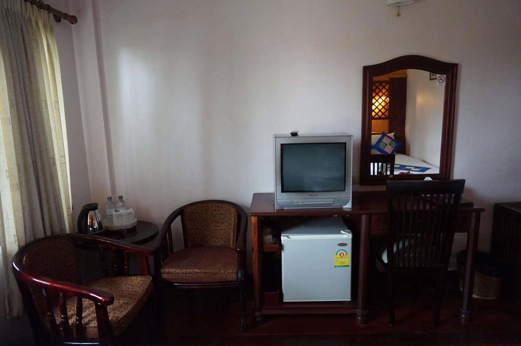 לואנג פרבאנג E-Outfitting Vang Thong Hotel מראה חיצוני תמונה