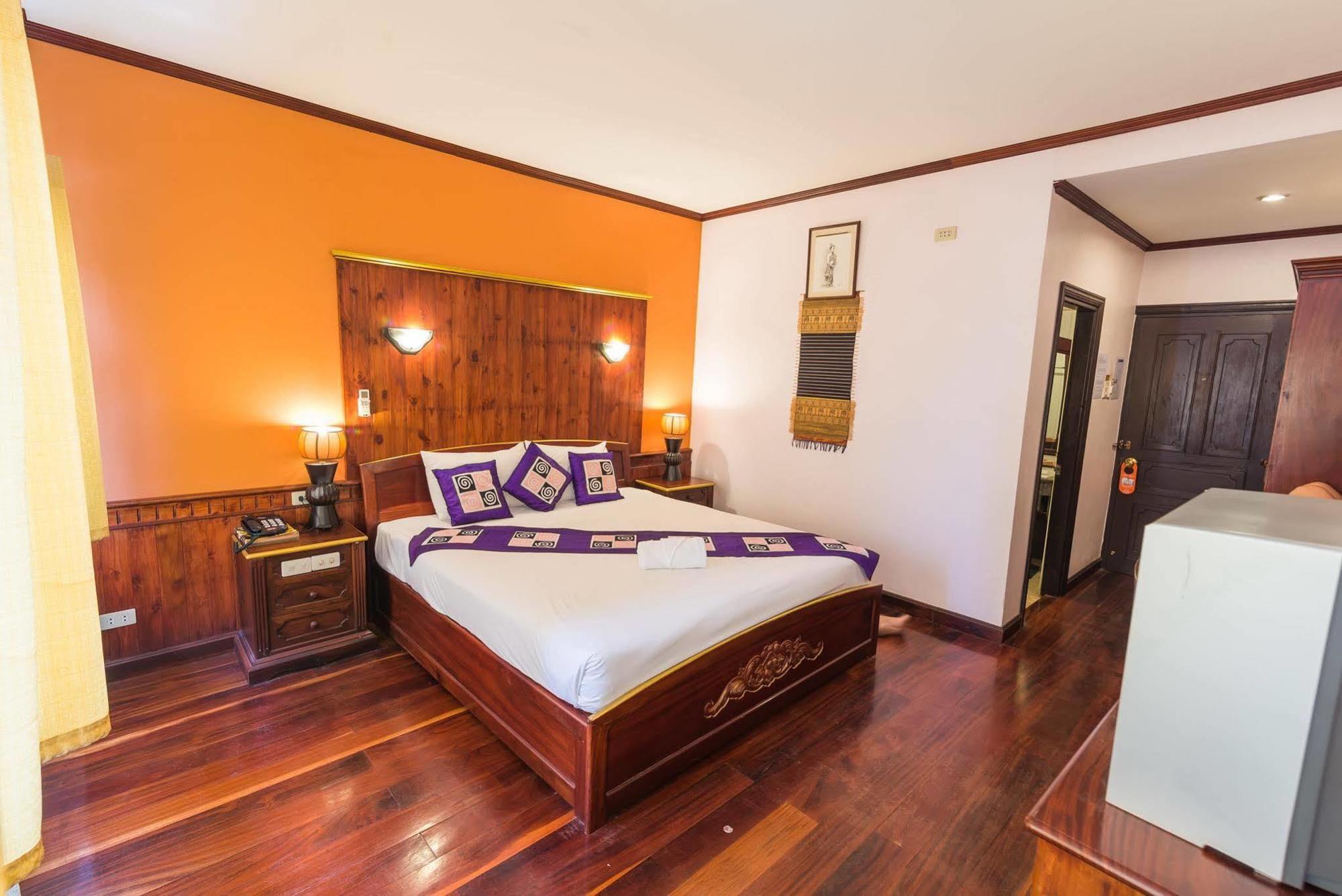 לואנג פרבאנג E-Outfitting Vang Thong Hotel מראה חיצוני תמונה