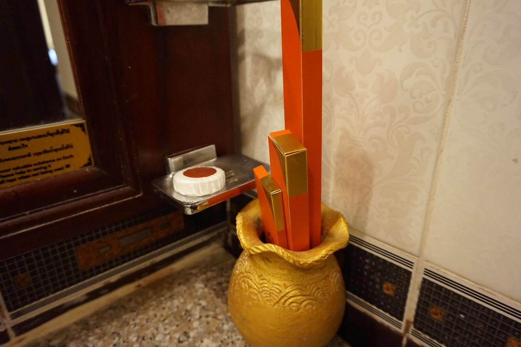 לואנג פרבאנג E-Outfitting Vang Thong Hotel מראה חיצוני תמונה