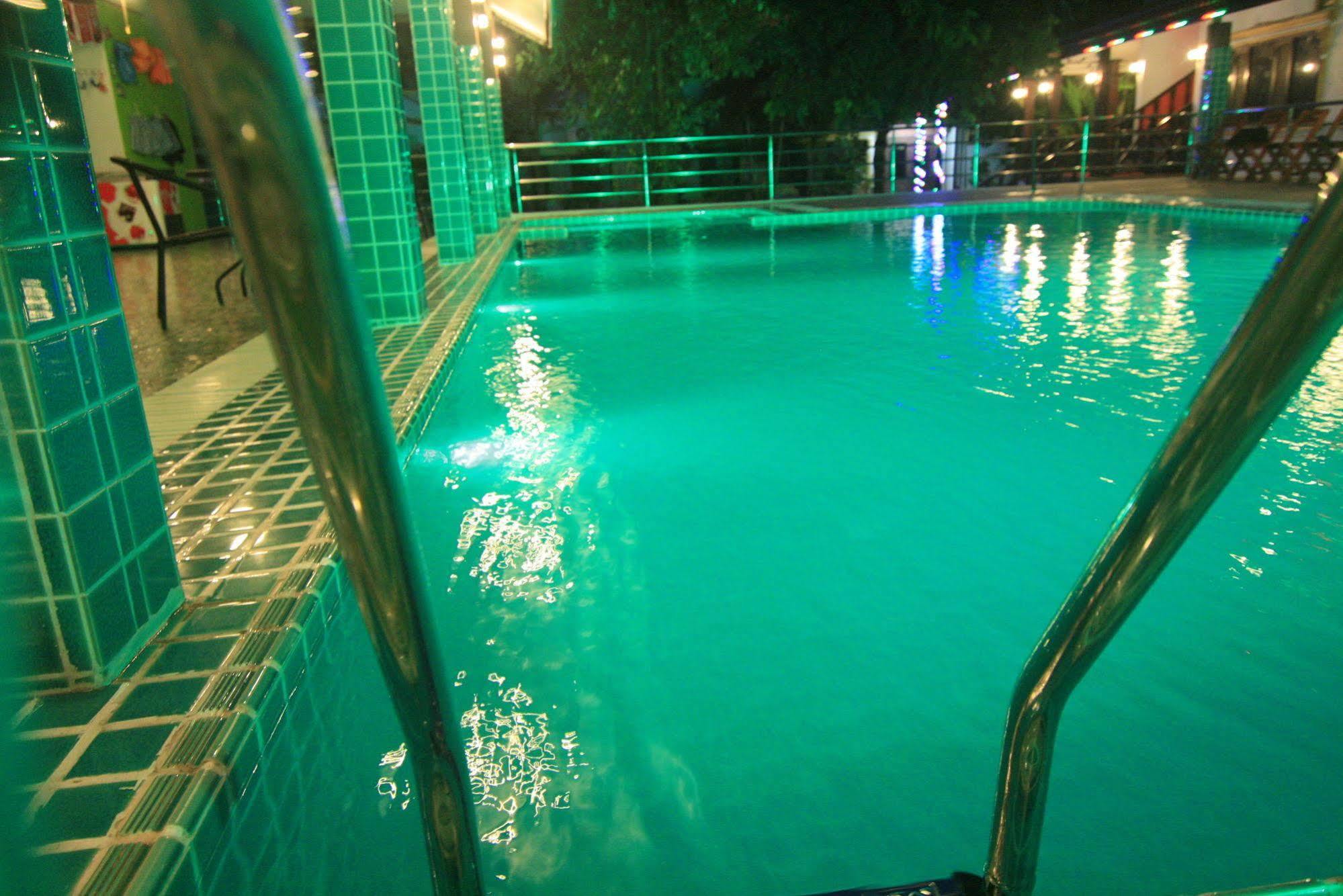 לואנג פרבאנג E-Outfitting Vang Thong Hotel מראה חיצוני תמונה