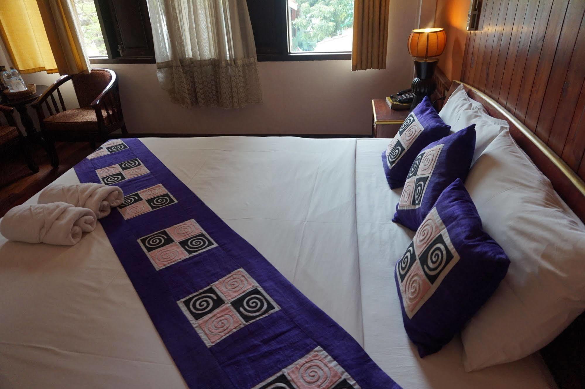 לואנג פרבאנג E-Outfitting Vang Thong Hotel מראה חיצוני תמונה
