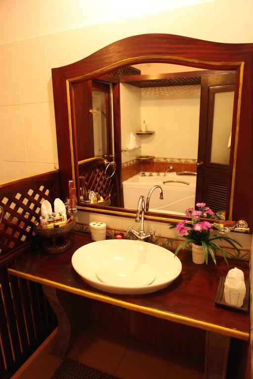 לואנג פרבאנג E-Outfitting Vang Thong Hotel מראה חיצוני תמונה