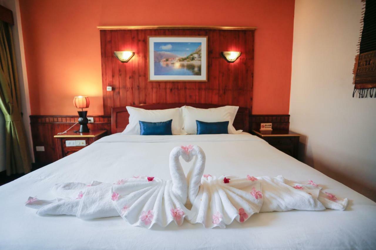 לואנג פרבאנג E-Outfitting Vang Thong Hotel מראה חיצוני תמונה