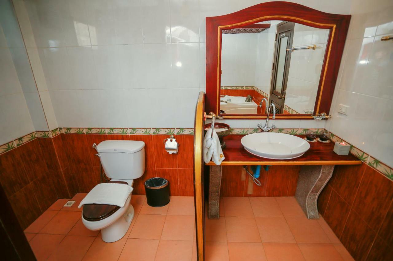 לואנג פרבאנג E-Outfitting Vang Thong Hotel מראה חיצוני תמונה