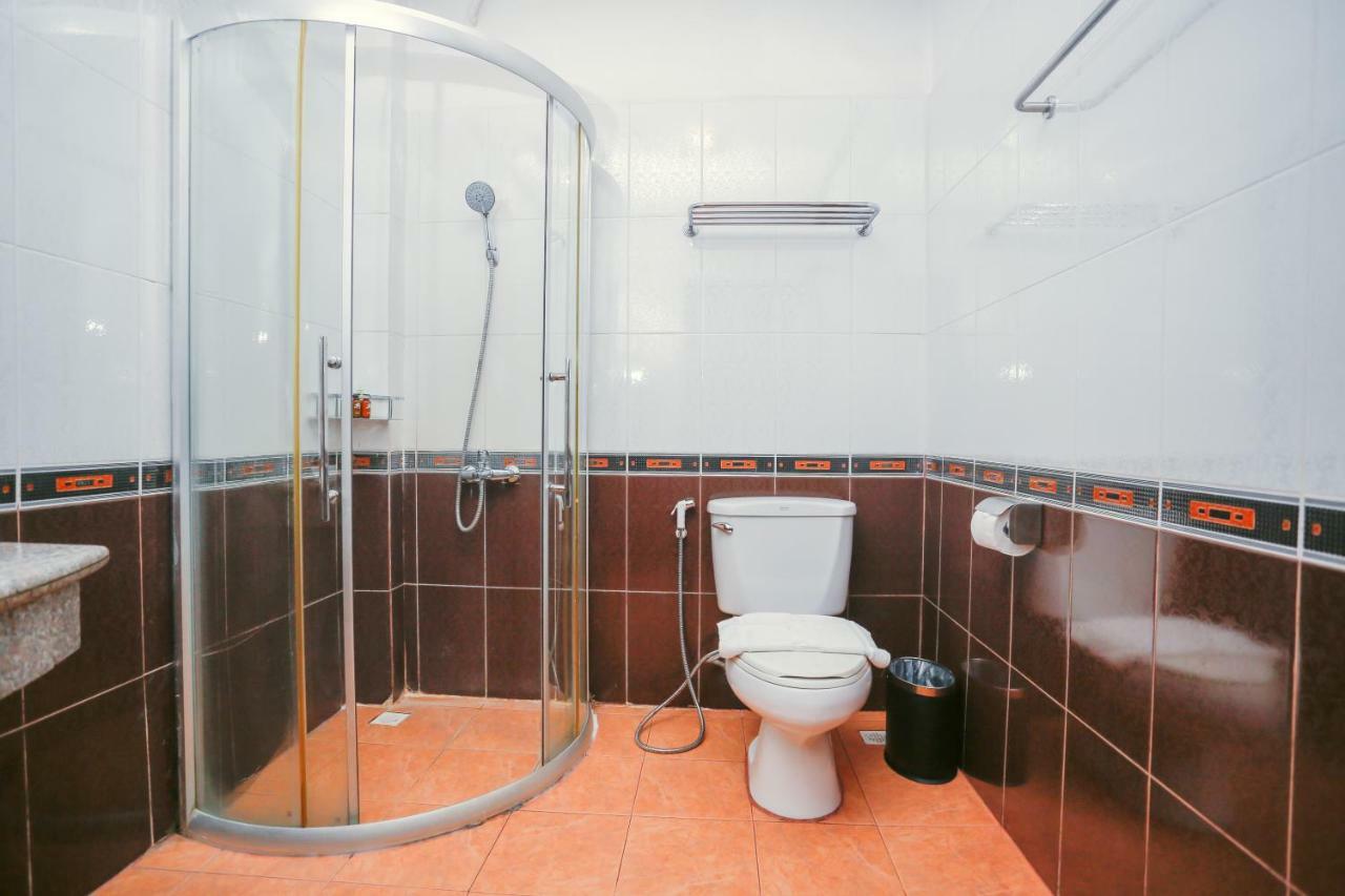 לואנג פרבאנג E-Outfitting Vang Thong Hotel מראה חיצוני תמונה