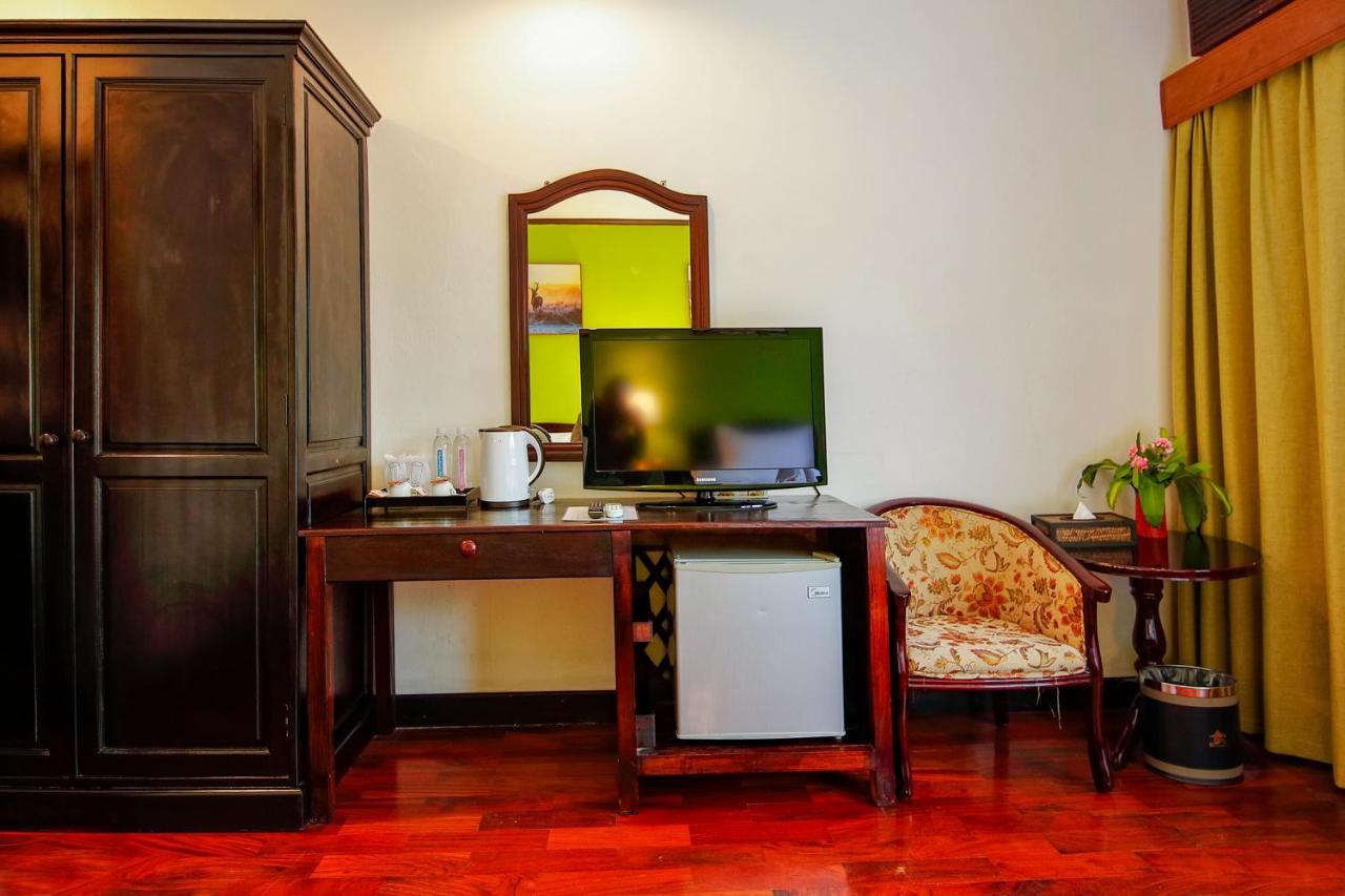 לואנג פרבאנג E-Outfitting Vang Thong Hotel מראה חיצוני תמונה